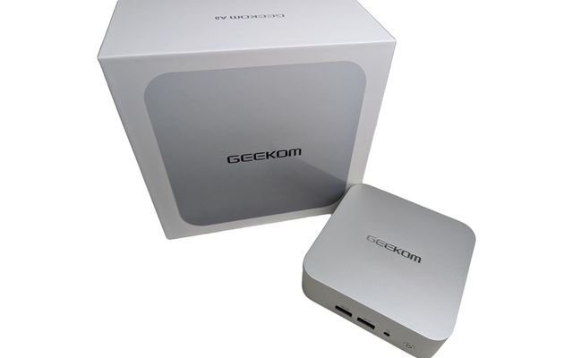 Geekom A8 Verpackung und PC